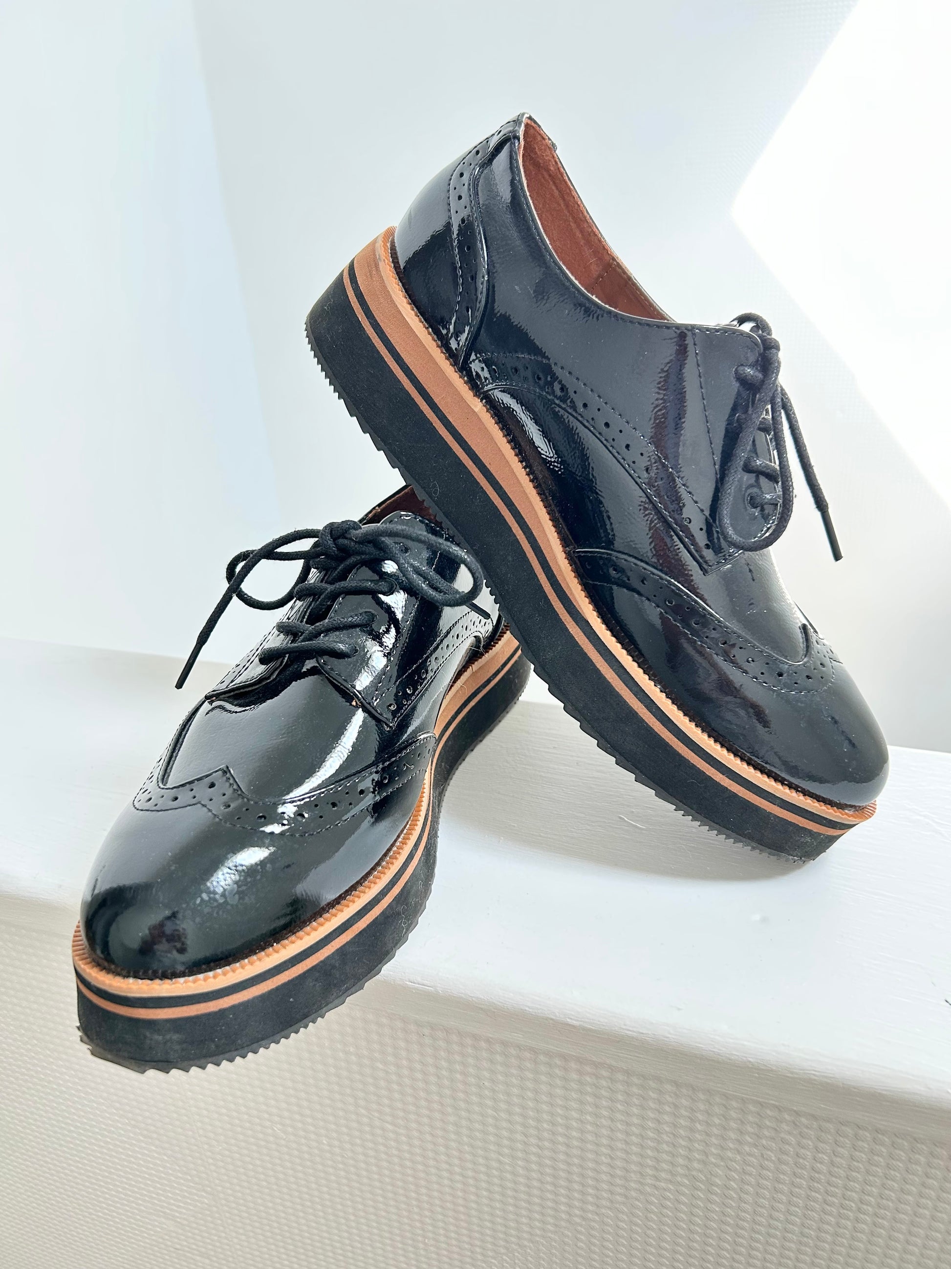 Derbies vernies Bréal