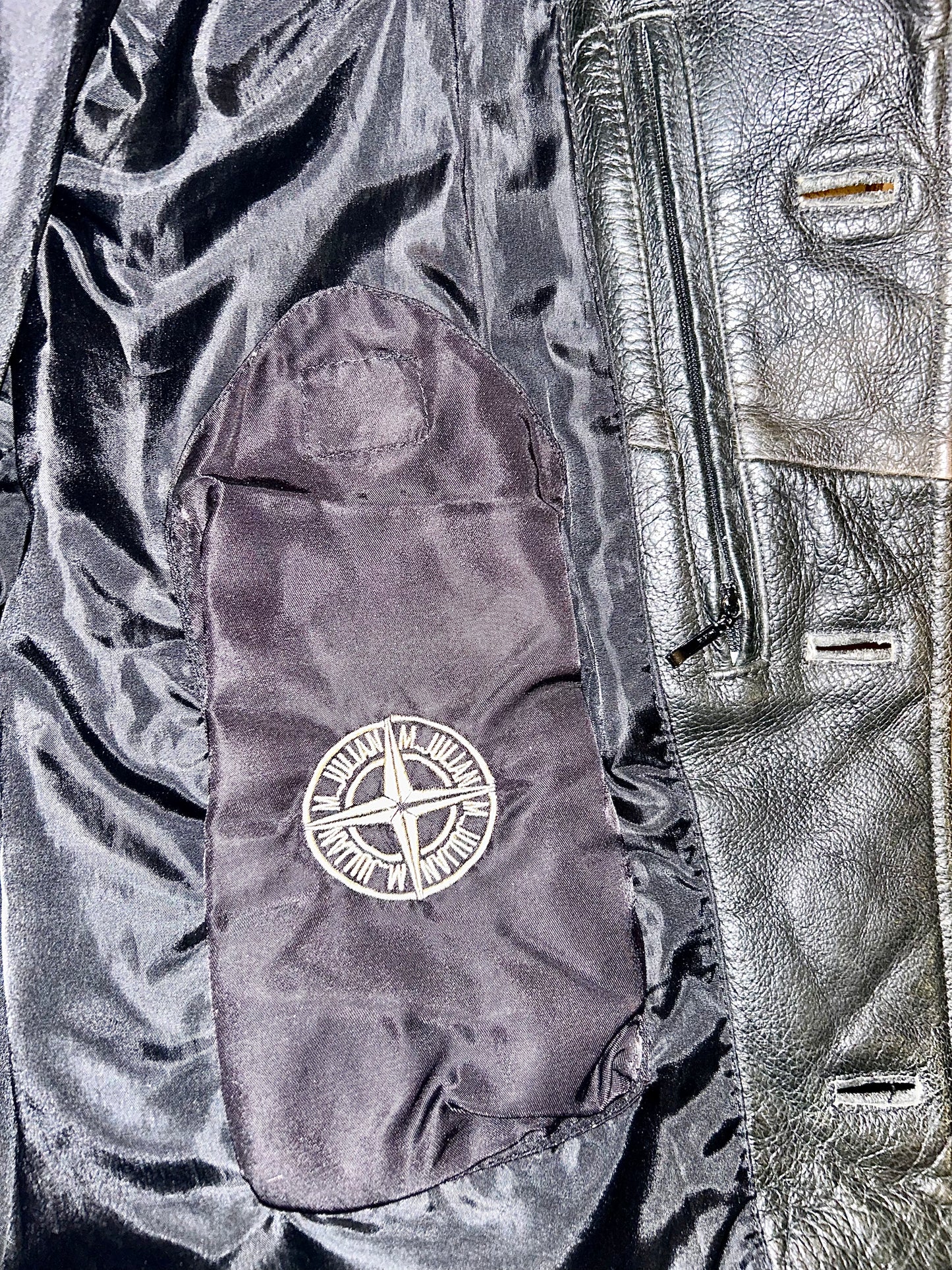 Manteau M. Julian Wilson